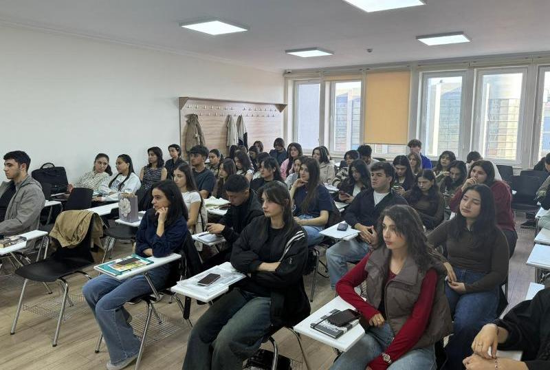 UNEC-də gənclərin sağlam həyat tərzinə həsr edilmiş maarifləndirici tədbir keçirilib UNEC-də gənclərin sağlam həyat tərzinə həsr edilmiş maarifləndirici tədbir keçirilib