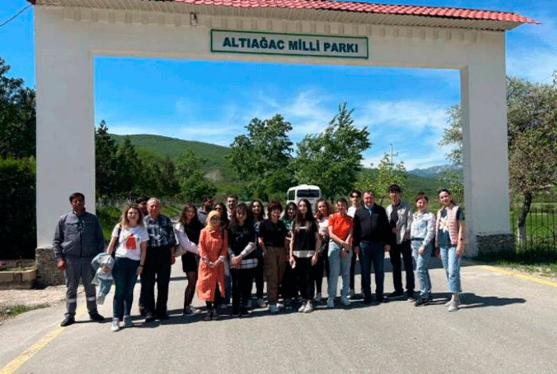 UNEC-in “Ekologiya” ixtisasında təhsil alan tələbələri Altıağac Milli Parkında ekoturda olublar