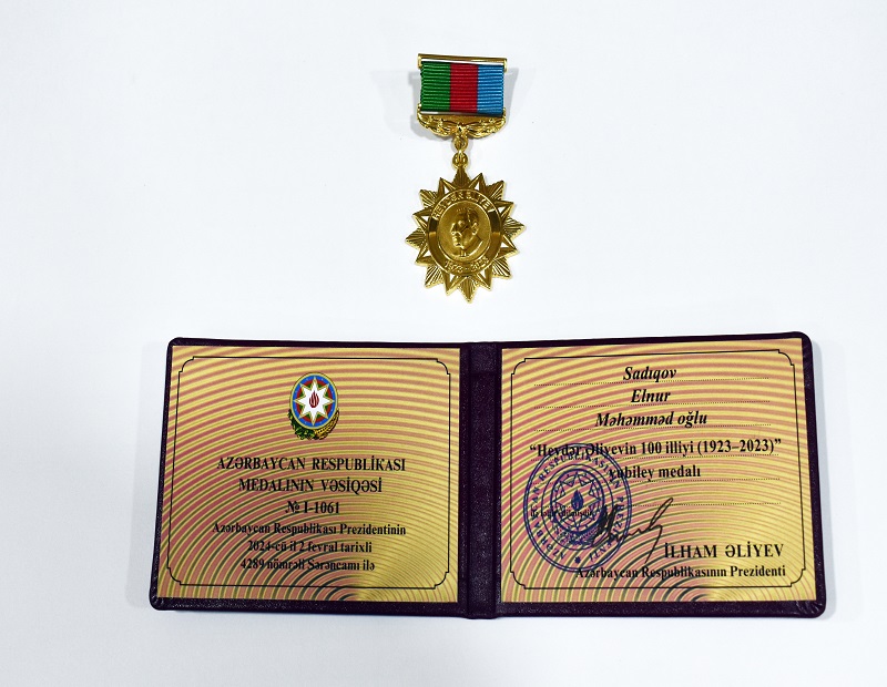 UNEC professoru “Heydər Əliyevin 100 illiyi (1923-2023)” yubiley medalı ilə təltif edilib