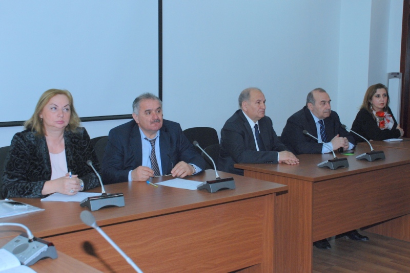 DSC_00081 UNEC-də elmi seminar: “Müasir şəraitdə Azərbaycanda biznesin inkişafı strategiyası”
