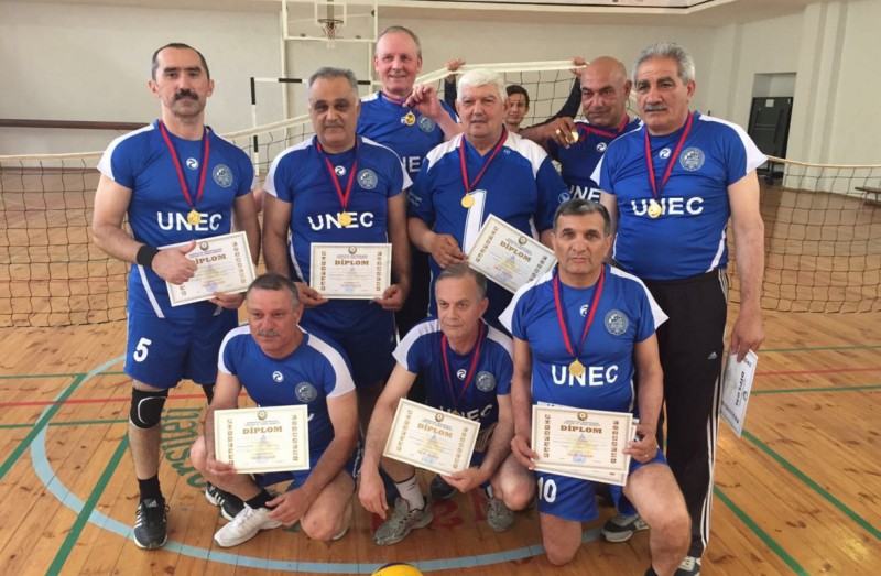 2016-05-20_143331 UNEC-in voleybol komandası birinci yeri qazanıb
