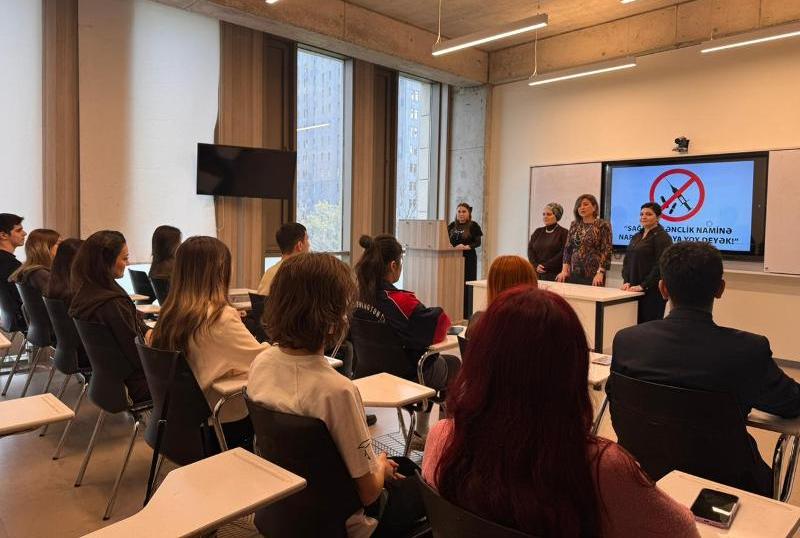 1000323180 UNEC professoru Polotsk D&ouml;vlət Universitetinin medal və sertifikatına layiq g&ouml;rul&uuml;b