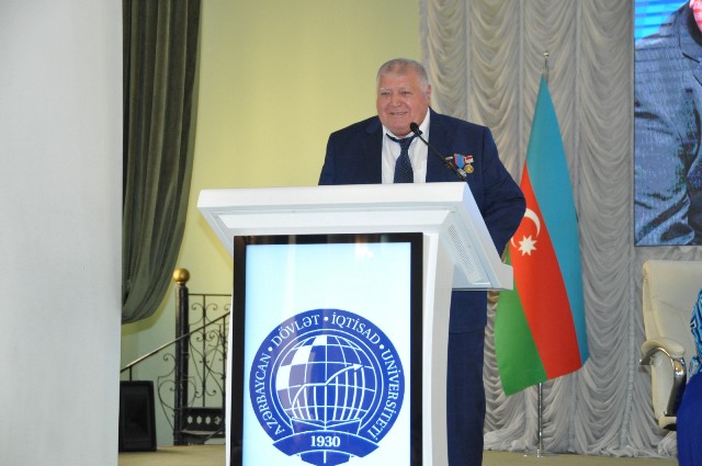 16  Beynəlxalq İqtisadiyyat Məktəbi