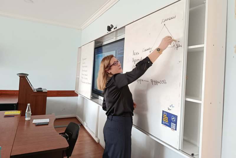 AKBIS_telim_020525 Moskva Dövlət Humanitar İqtisad Universitetinin ikili diplom proqramına qəbul başlayıb
