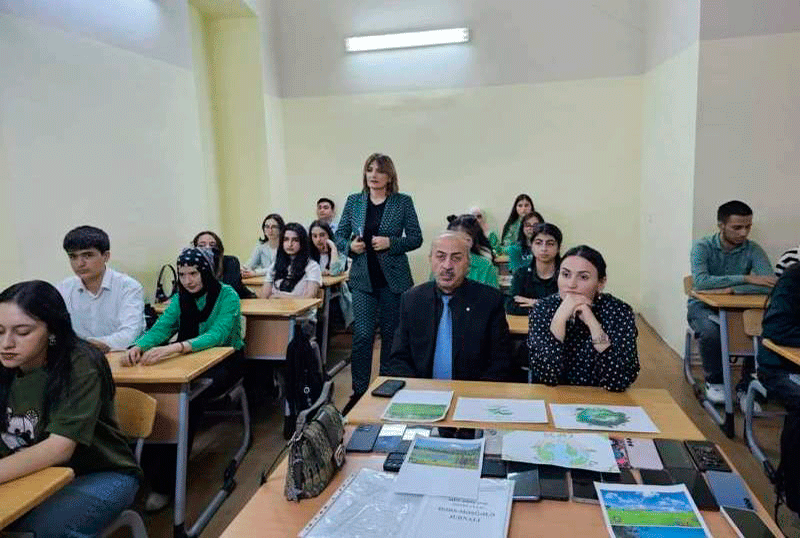 AMIK_cop_091024 UNEC-də şəhid Teymur Məcidzadəyə həsr olunan “Şuşada bitən yuxu” kitabının təqdimatı keçirilib