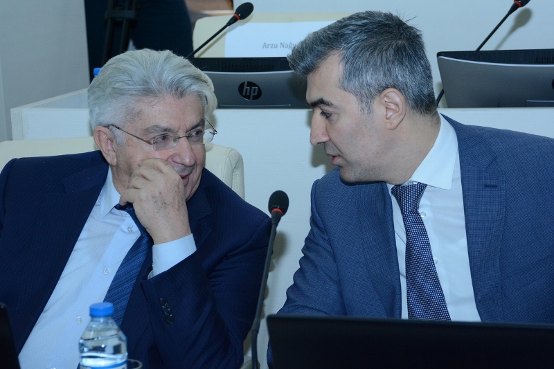 DSC_9743 “Tələb işəgötürənlərdən - təklif UNEC-dən” devizi sənaye unversitetinə gedən yolun yol göstəricisidir