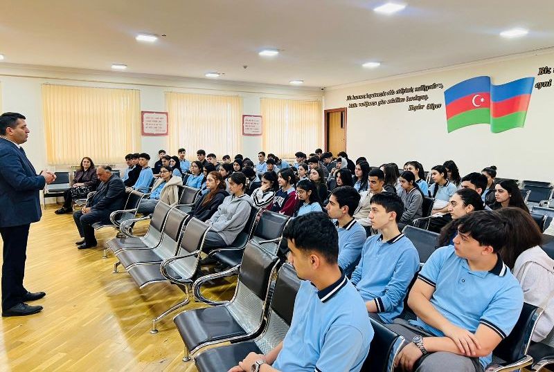 Maliyyə və m&uuml;hasibat fak&uuml;ltəsinin kollektivi 204 n&ouml;mrəli tam orta &uuml;mumtəhsil məktəbində g&ouml;r&uuml;ş ke&ccedil;irib