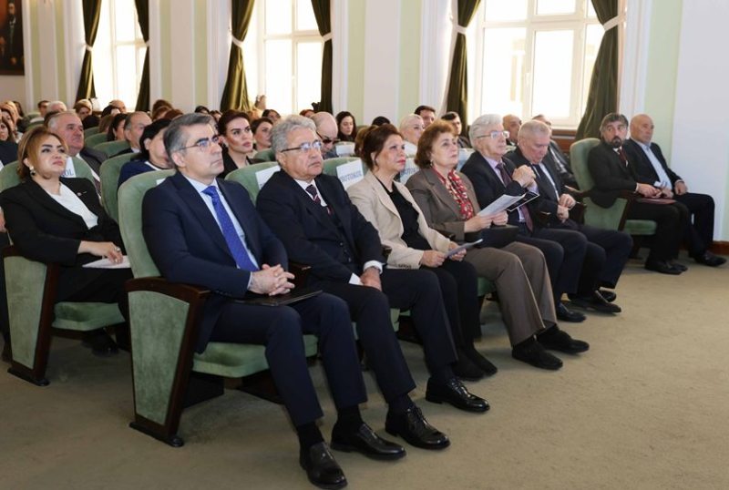 G60A2443 &ldquo;SCOPUS indeksli jurnallarda elmi məqalənin tərtibat x&uuml;susiyyətləri&rdquo; m&ouml;vzusunda seminar ke&ccedil;irilib