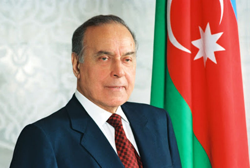 Əbədiyaşar lider