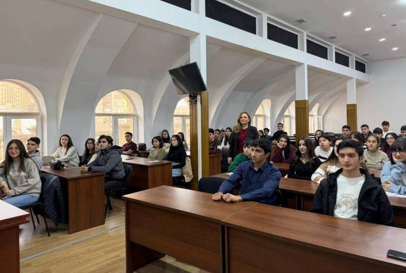 IMG-20251204-WA0028 UNEC-də Novruz şənliyi - müəllimlərlə tələbələr yarışdı