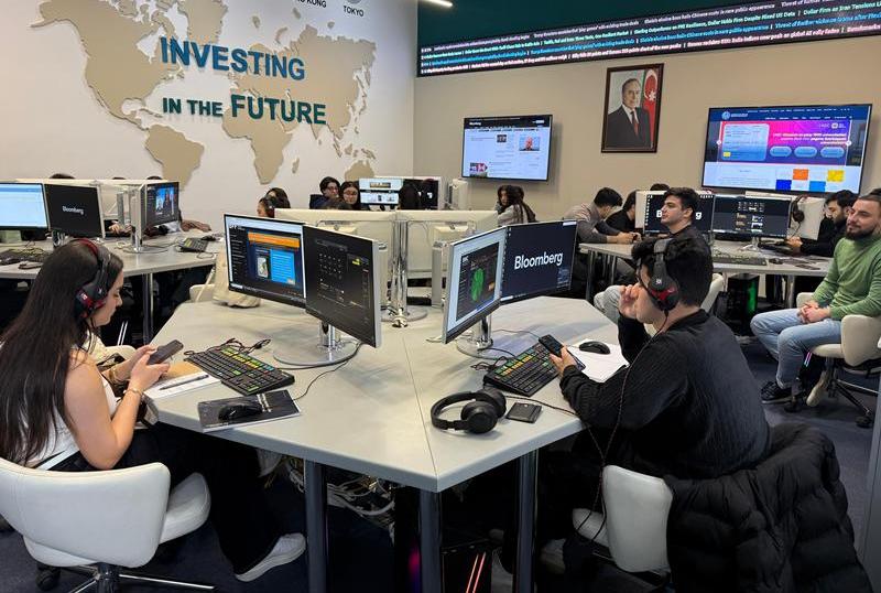 IMG-20260312-WA01101 UNEC-in tədqiqat fondu &ldquo;Eko-innovasiyalar və eko-sənaye parkları" adlı təqdimatla &ccedil;ıxış edib