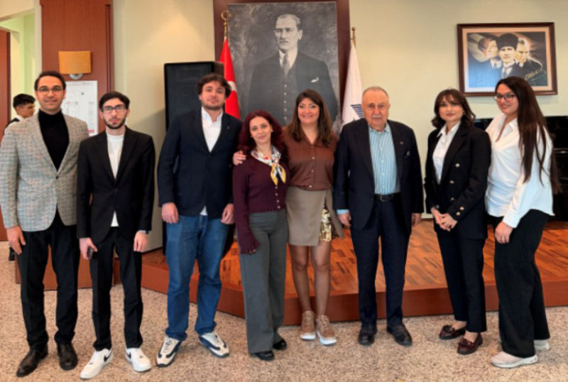 IMG_222488881 Abituriyentlər UNEC-i seçir