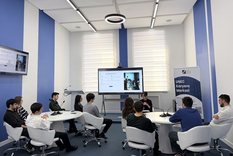 IMG_5369 UNEC Dizayn Məktəbində Ulu &Ouml;ndər Heydər Əliyevin 101-ci ild&ouml;n&uuml;m&uuml;nə həsr olunmuş tədbir ke&ccedil;irilib