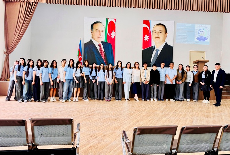 UNEC əməkdaşları məktəblilərlə maarifləndirici g&ouml;r&uuml;şlər ke&ccedil;iriblər