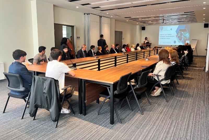 IMG_6969 UNEC-də &ldquo;Heydər Əliyev irsi: Elm, təhsil və milli tərəqqi&rdquo; adlı elmi-praktiki konfrans ke&ccedil;irilib