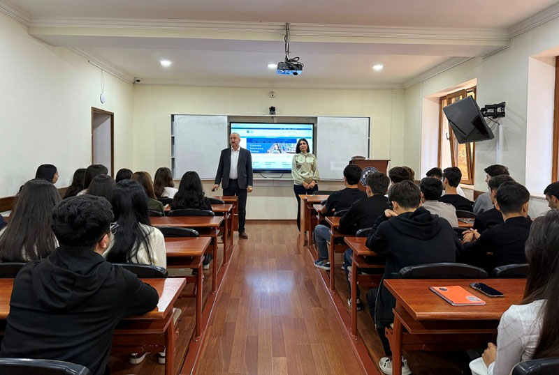 UNEC KİM tələbələri üçün maarifləndirici təlim keçib