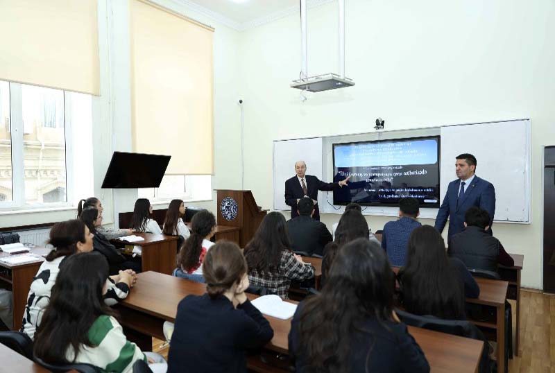 MMF_seminar_221025 UNEC tələbəsi Lütfi Zadə adına təqaüdə layiq görülüb