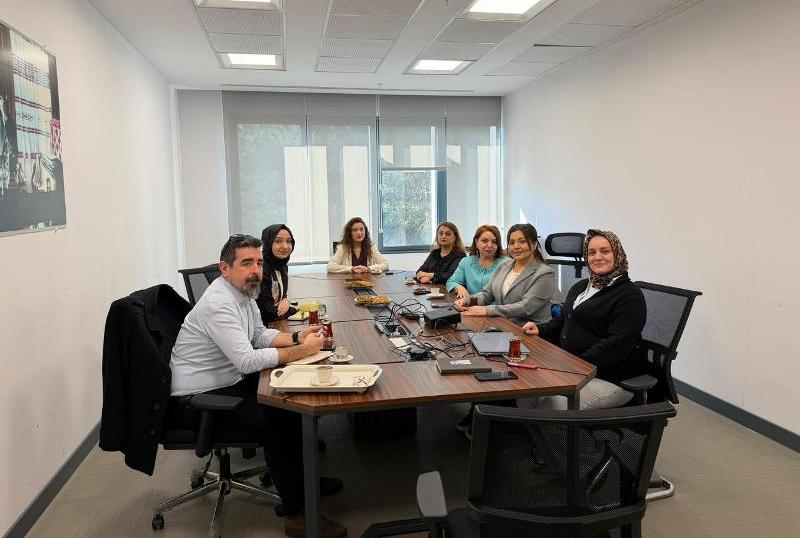 PHOTO-2025-12-01-12-30-37 Azərbaycanın büdcə siyasətinin inkişaf tendensiyaları: UNEC-in professoru şərh edir