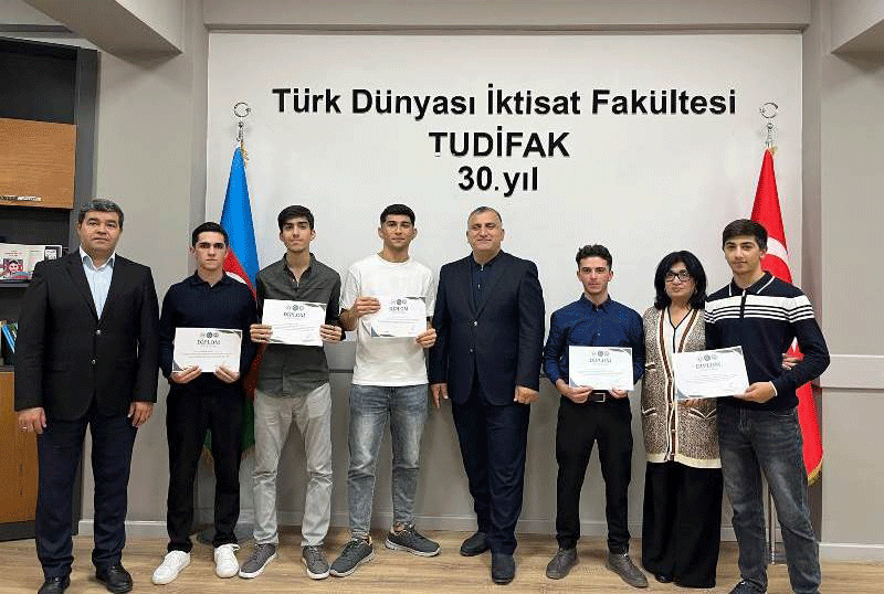 TUDIFAK_io_171024 UNEC-də Dövlət Müstəqilliyinin Bərpası Gününə həsr olunan tədbir keçirilib