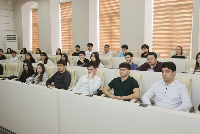 WHATSA-4-68 UNEC-də əcnəbi tələbələrin rəy və təklifləri dinlənilib