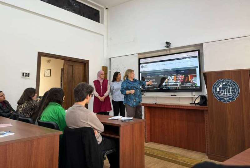 UNEC 24/7 Kitabxanası birinci kurs tələbələri üçün tanıtım görüşü təşkil edib UNEC 24/7 Kitabxanası birinci kurs tələbələri üçün tanıtım görüşü təşkil edib