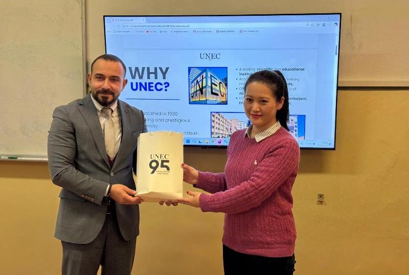 WhatsApp_Image_2025-12-12_at_09.36.44_5 UNEC-də debat: Distant təhsil, yoxsa ənənəvi?