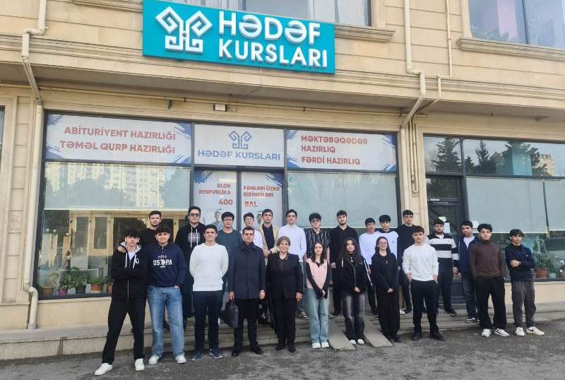 İqtisadiyyat və İdarəetmə fak&uuml;ltəsinin əməkdaşları Hədəf kurslarında abituriyentlərlə g&ouml;r&uuml;ş ke&ccedil;iriblər