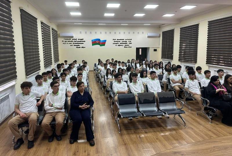 M&uuml;həndislik fak&uuml;ltəsinin n&uuml;mayəndələri Kimya və biologiya təmay&uuml;ll&uuml; liseyin şagirdləri ilə g&ouml;r&uuml;ş&uuml;blər