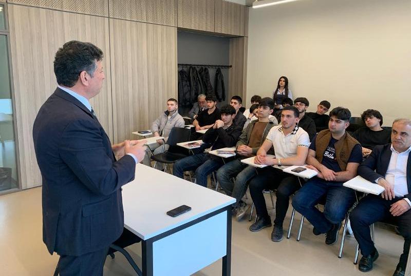 WhatsApp_Image_2026-04-28_at_18.03.37_3 &Uuml;mummilli Lider Heydər Əliyevin anadan olmasının 96-cı ild&ouml;n&uuml;m&uuml;nə həsr olunmuş konfrans 