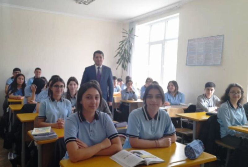 Maliyyə və m&uuml;hasibat fak&uuml;ltəsinin kollektivi 245 n&ouml;mrəli tam orta &uuml;mumtəhsil məktəbində g&ouml;r&uuml;ş ke&ccedil;irib