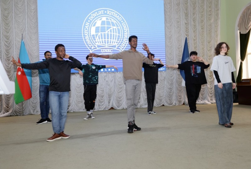 WhatsApp_Image_2026-05-01_at_15.14.14_6 Azərbaycan və Asiya İnkişaf Bankı arasındakı m&ouml;vcud m&uuml;nasibətlər