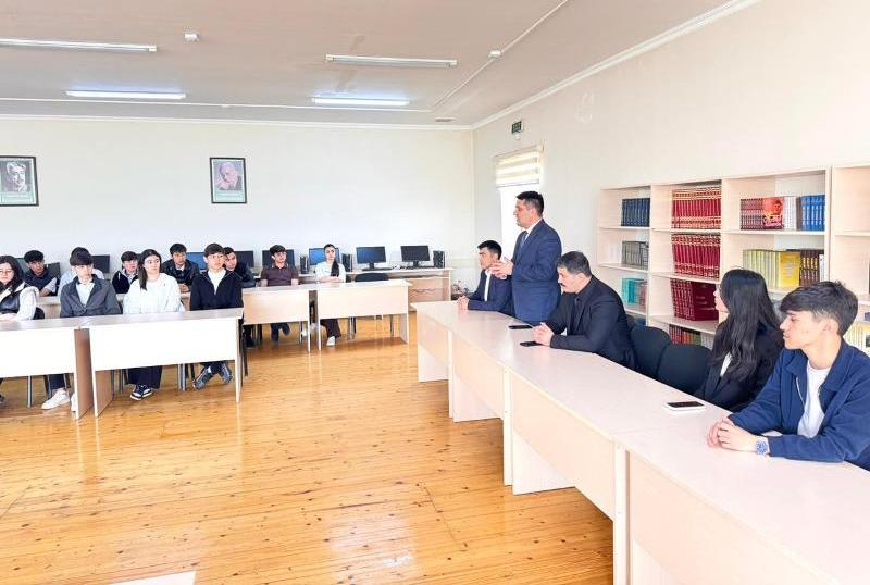 Maliyyə və m&uuml;hasibat fak&uuml;ltəsinin kollektivi Mehdiabad qəsəbəsi 5 n&ouml;mrəli tam orta məktəbdə g&ouml;r&uuml;ş ke&ccedil;irib