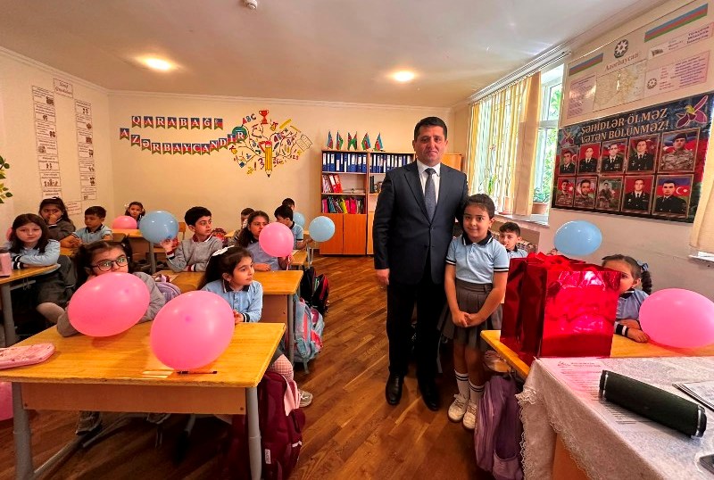 Maliyyə və m&uuml;hasibat fak&uuml;ltəsinin kollektivi şəhid Vidadi Zalovun &ouml;vladları ilə g&ouml;r&uuml;ş&uuml;b