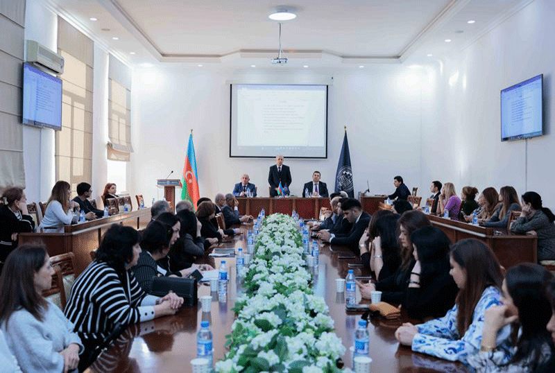 UNEC-in Heydər Əliyev İqtisadi İrsinin Öyrənilməsi Mərkəzində Ulu Öndərin 100 illik yubileyinə həsr olunan tədbir keçirilib
