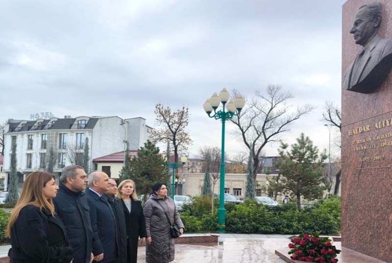 abide_121225 ADA Universitetinin nümayəndələri UNEC-in Bloomberg Maliyyə Laboratoriyasında olublar