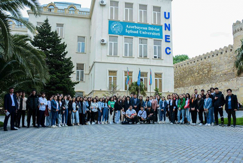 abituriyent_100522 UNEC-də seminar: Kreditlərin izlənilməsi və nəzarəti