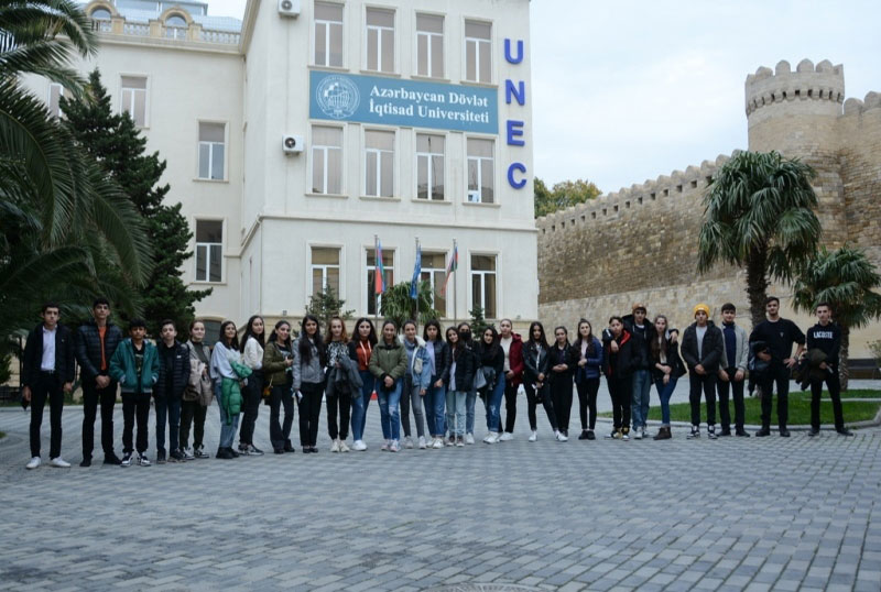 Abituriyentlər UNEC-in təhsil imkanları ilə tanış olublar