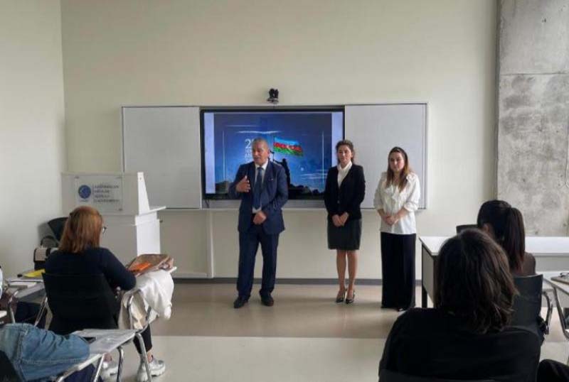 ag_DM_250925 Clarivate şirkətinin nümayəndələr ilə UNEC-də görüş keçirilib