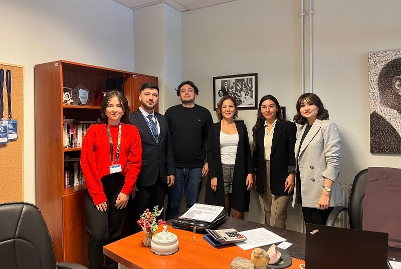 dbb64c64-7695-4fa1-b6d5-a8cb9b2bc8d0 UNEC-in gənc müəlliminin Türkiyədə kitabı nəşr olunub