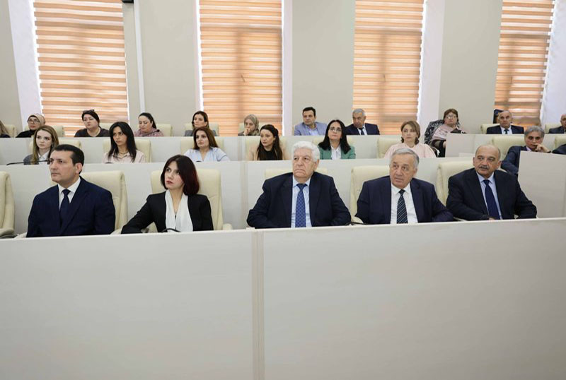 elm_tedbir_020426 UNEC professoru Gəncə şəhərinin iqtisadi vəziyyətini təhlil edib