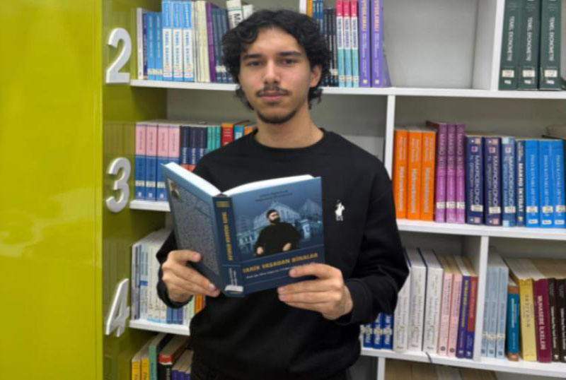 Həftənin kitabı: Tarix yaşadan binalar