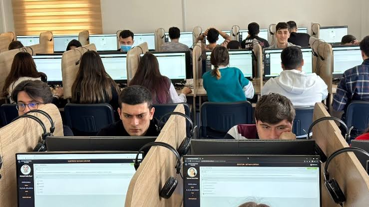 imtahan23 UNEC xarici ticarətə kadr dəstəyi verəcək