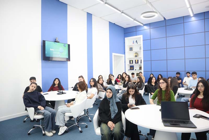 infosessiya_080525 UNEC-in professoru: ABŞ neftin qiymətinin azaldılmasında maraqlıdır