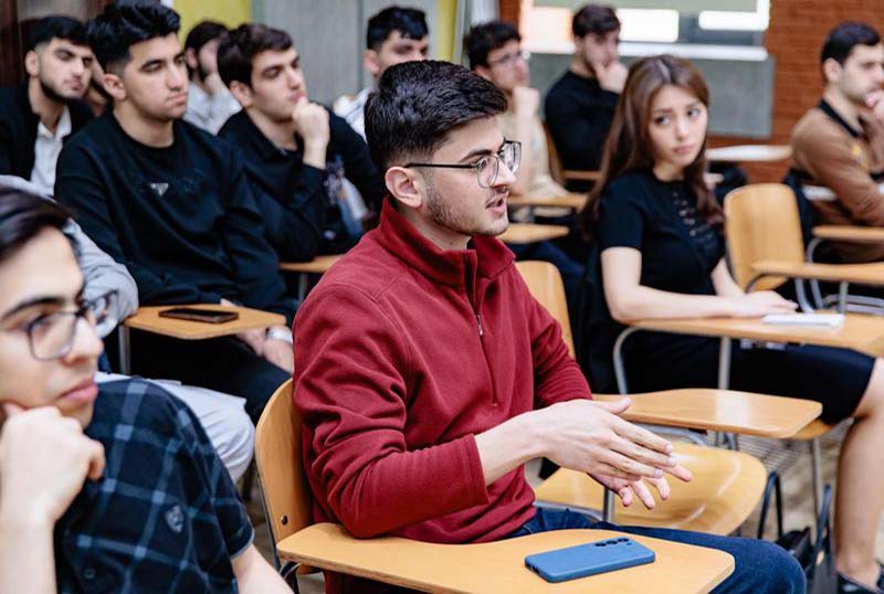 UNEC-də “Bakı Fond Birjasında ticarətin təşkili” mövzusunda təlim keçirilib