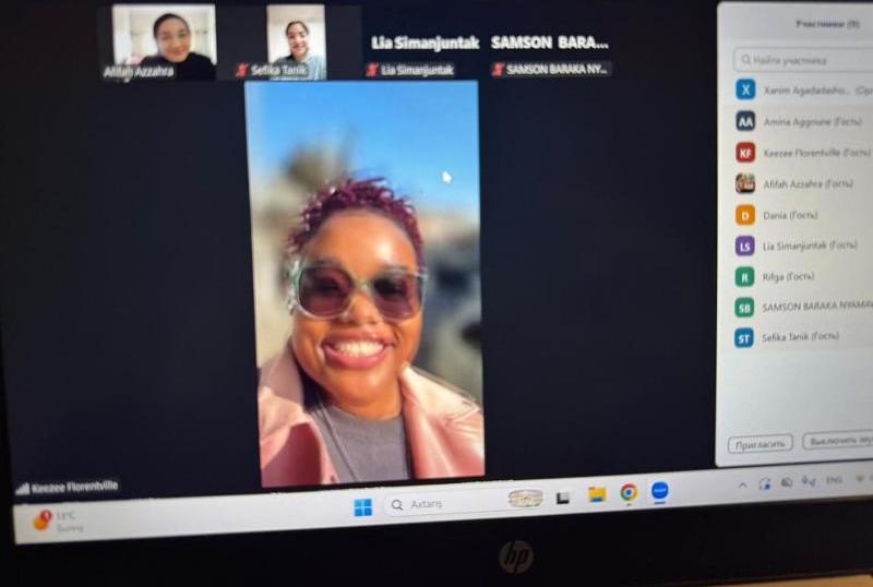 UNEC-də əcnəbi tələbələrlə Konstitusiya Günü münasibətilə onlayn görüş keçirilib