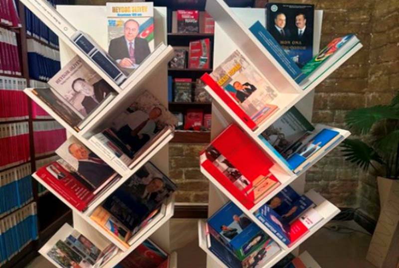 kim_sergi_121225 Aytən Niyazova