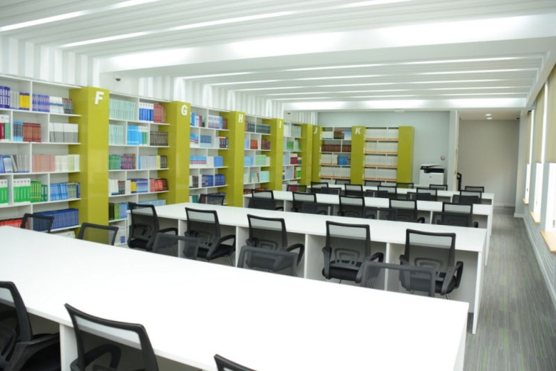 Ölkədə ilk dəfə 24 saat açıq olan UNEC 24/7 kitabxanasını gündəlik 500-ə qədər tələbə ziyarət edir
