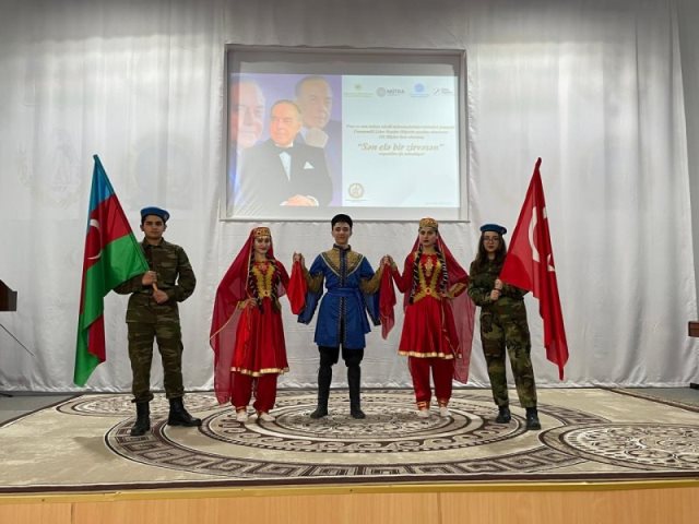 kolec1 Qazaxıstanın Nazarbayev Universitetinin təmsilçiləri UNEC- də