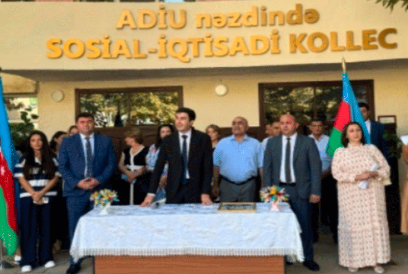 kollec_BG_160924 UNEC kitabxanası Rusiyada keçirilən beynəlxalq kitab festivalında təmsil olunur