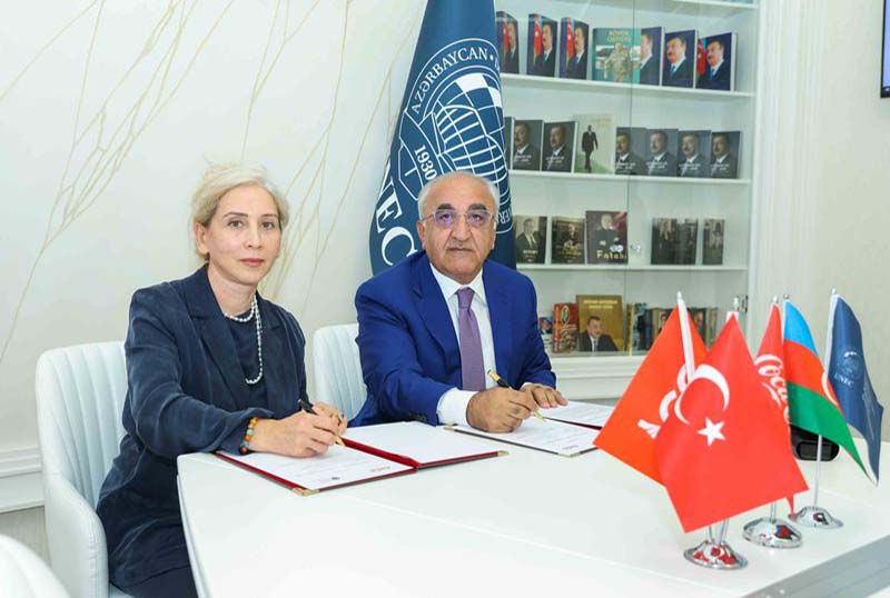 memorandum_140725 İqtisadiyyat və idarəetmə fakültəsinin əməkdaşları abituriyentlərlə görüş keçiriblər